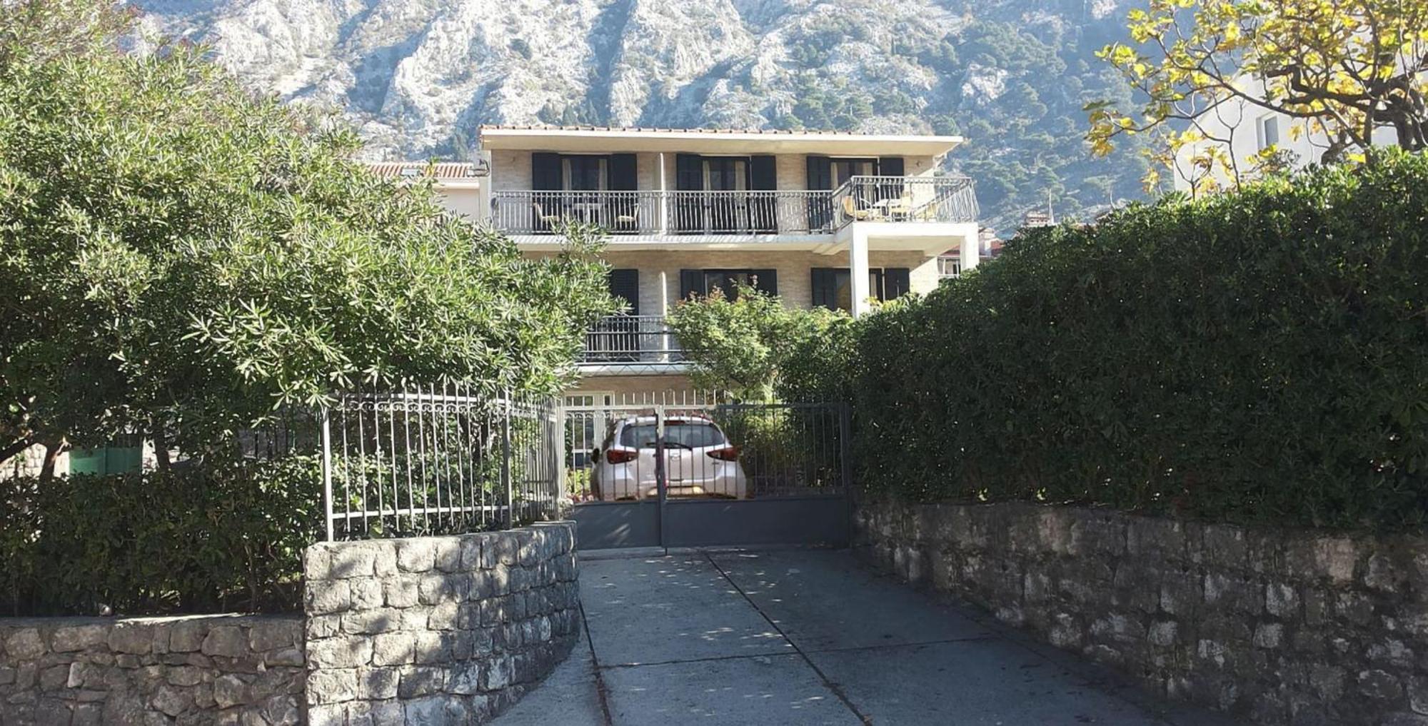 Apartments Vojvoda Kotor Exterior photo